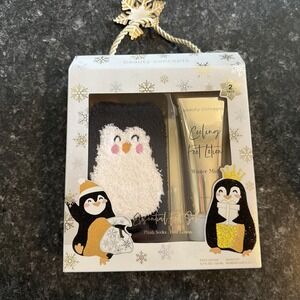 Beauty Concepts Cooling Foot Lotion & Plush Sock Set Winter Mint Gift Set New